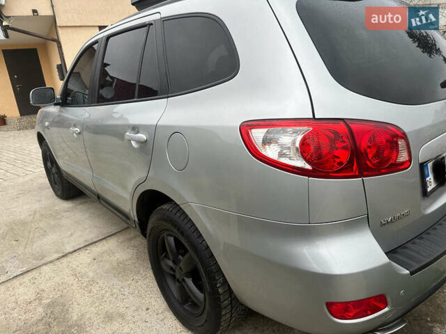 Серый Хендай Санта Фе, объемом двигателя 2.7 л и пробегом 198 тыс. км за 10800 $, фото 24 на Automoto.ua