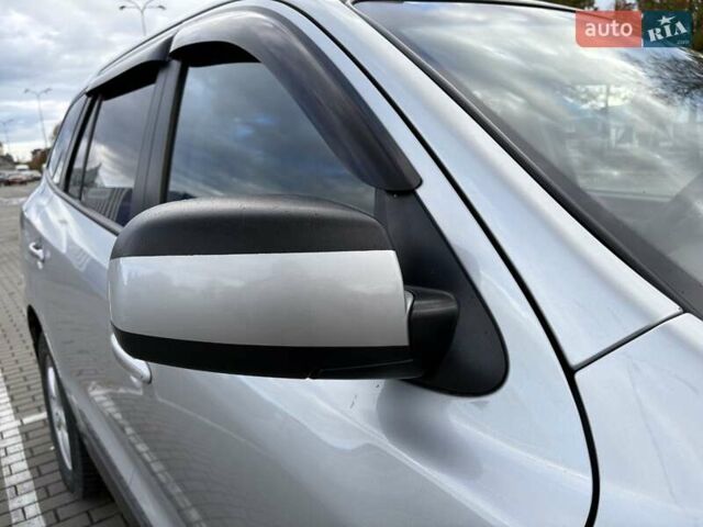 Серый Хендай Санта Фе, объемом двигателя 2.19 л и пробегом 276 тыс. км за 8550 $, фото 41 на Automoto.ua