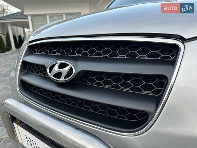 Сірий Хендай Санта Фе, об'ємом двигуна 2.7 л та пробігом 167 тис. км за 7850 $, фото 58 на Automoto.ua