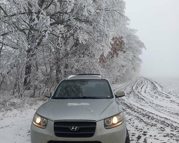 Сірий Хендай Санта Фе, об'ємом двигуна 2.19 л та пробігом 327 тис. км за 9500 $, фото 3 на Automoto.ua