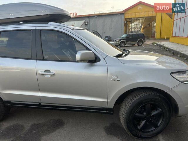 Серый Хендай Санта Фе, объемом двигателя 2.7 л и пробегом 198 тыс. км за 10800 $, фото 15 на Automoto.ua