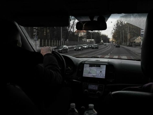 Серый Хендай Санта Фе, объемом двигателя 2.2 л и пробегом 320 тыс. км за 10000 $, фото 9 на Automoto.ua