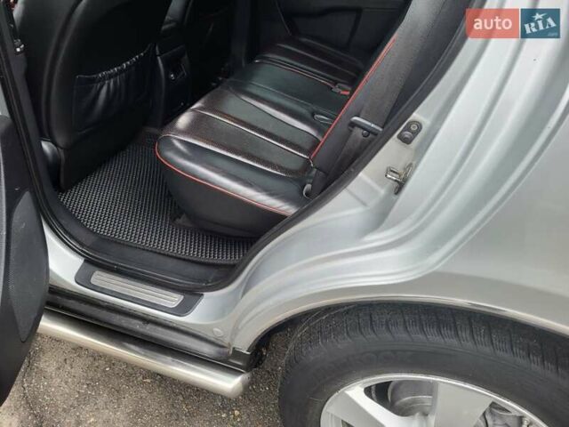 Сірий Хендай Санта Фе, об'ємом двигуна 2.2 л та пробігом 283 тис. км за 9300 $, фото 46 на Automoto.ua