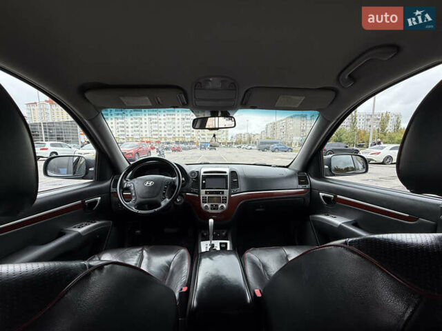 Серый Хендай Санта Фе, объемом двигателя 2.2 л и пробегом 244 тыс. км за 8900 $, фото 18 на Automoto.ua