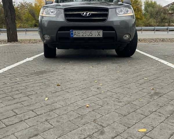 Хендай Санта Фе 2006 в Днепре (Днепропетровске) на Automoto.ua Серый Хендай Санта Фе, объемом двигателя 2.19 л и пробегом 342 тыс. км за 8500 $, фото 7 на Automoto.ua