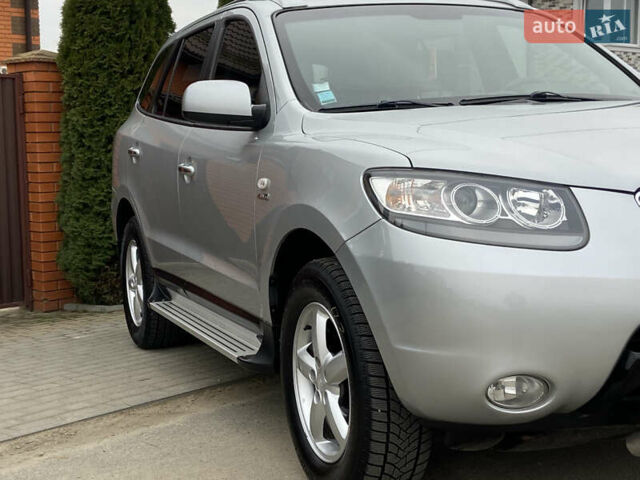 Сірий Хендай Санта Фе, об'ємом двигуна 2.19 л та пробігом 189 тис. км за 7950 $, фото 4 на Automoto.ua