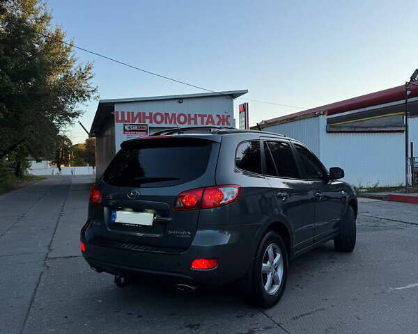 Сірий Хендай Санта Фе, об'ємом двигуна 2.19 л та пробігом 320 тис. км за 10000 $, фото 3 на Automoto.ua