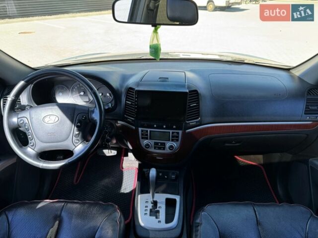 Серый Хендай Санта Фе, объемом двигателя 2.2 л и пробегом 284 тыс. км за 262 $, фото 6 на Automoto.ua