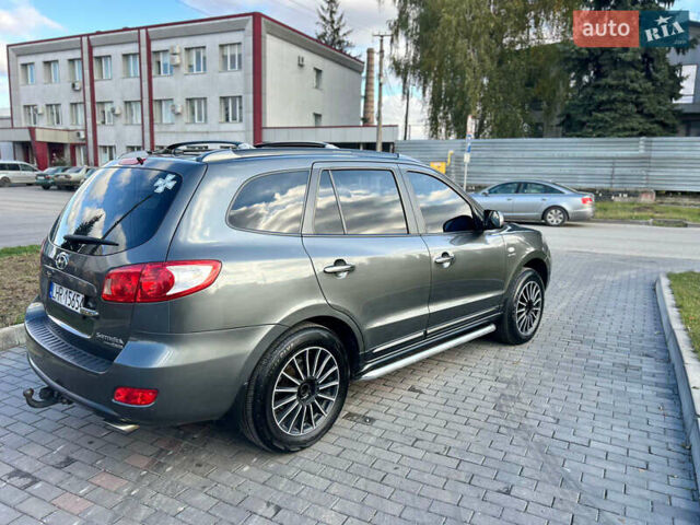 Серый Хендай Санта Фе, объемом двигателя 0 л и пробегом 300 тыс. км за 5500 $, фото 15 на Automoto.ua