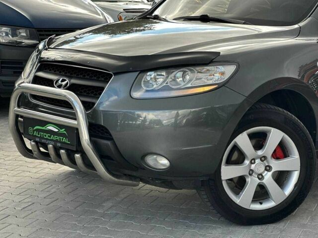 Серый Хендай Санта Фе, объемом двигателя 2.2 л и пробегом 225 тыс. км за 8990 $, фото 3 на Automoto.ua