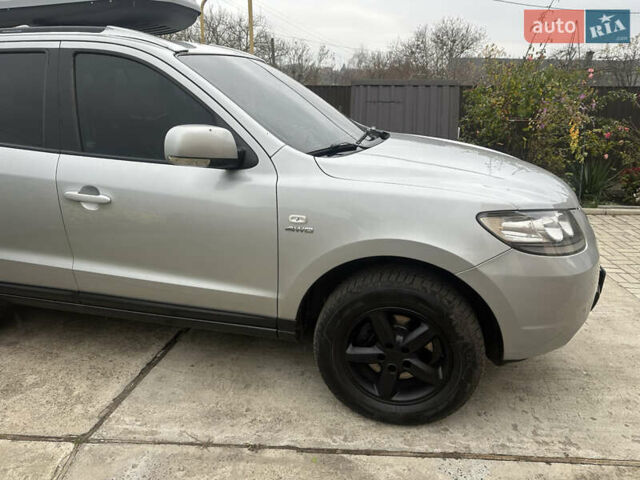 Серый Хендай Санта Фе, объемом двигателя 2.7 л и пробегом 198 тыс. км за 10800 $, фото 20 на Automoto.ua