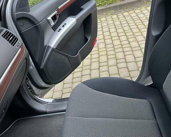 Серый Хендай Санта Фе, объемом двигателя 2.19 л и пробегом 285 тыс. км за 8700 $, фото 15 на Automoto.ua