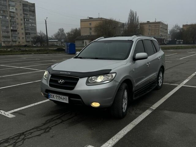 Серый Хендай Санта Фе, объемом двигателя 2.2 л и пробегом 326 тыс. км за 8800 $, фото 1 на Automoto.ua
