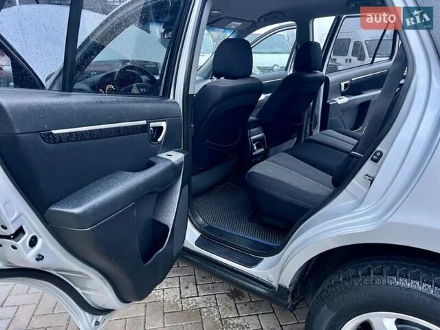 Сірий Хендай Санта Фе, об'ємом двигуна 2.19 л та пробігом 290 тис. км за 8600 $, фото 18 на Automoto.ua