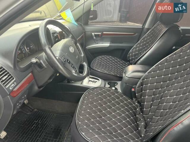 Сірий Хендай Санта Фе, об'ємом двигуна 2.2 л та пробігом 215 тис. км за 10100 $, фото 9 на Automoto.ua