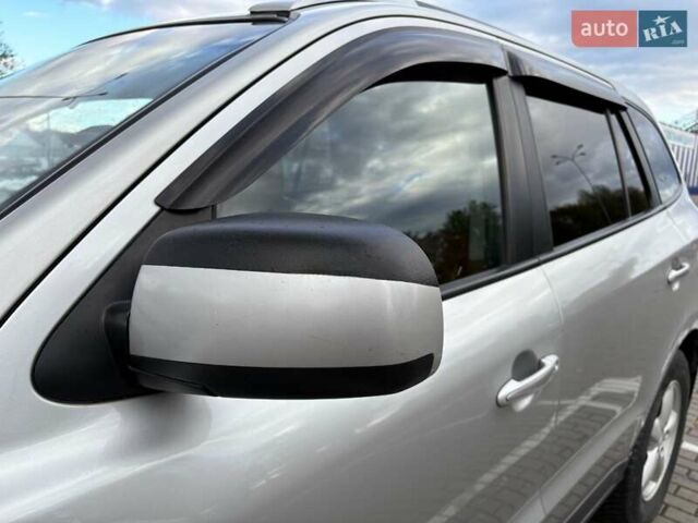 Серый Хендай Санта Фе, объемом двигателя 2.19 л и пробегом 276 тыс. км за 8550 $, фото 40 на Automoto.ua