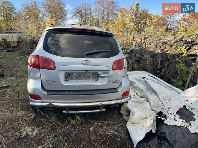Серый Хендай Санта Фе, объемом двигателя 2.2 л и пробегом 300 тыс. км за 3200 $, фото 1 на Automoto.ua