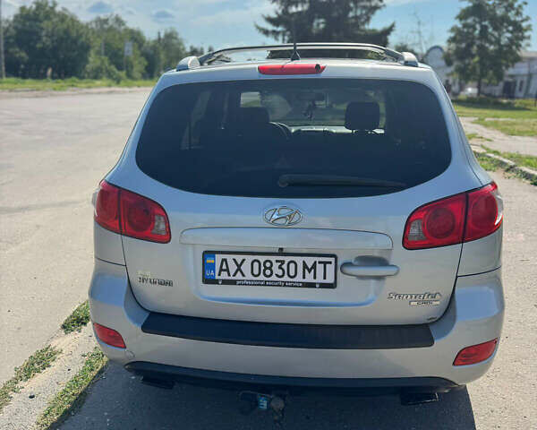Серый Хендай Санта Фе, объемом двигателя 2.19 л и пробегом 230 тыс. км за 8600 $, фото 3 на Automoto.ua