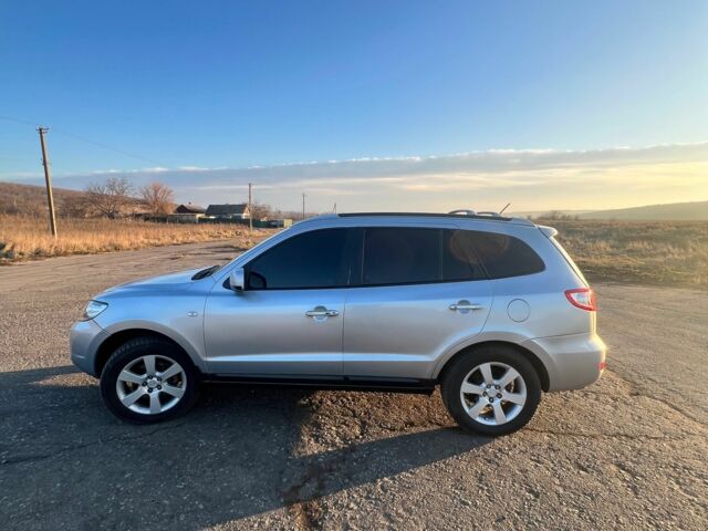 Серый Хендай Санта Фе, объемом двигателя 2.7 л и пробегом 210 тыс. км за 7800 $, фото 5 на Automoto.ua