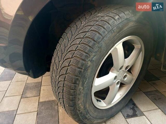 Серый Хендай Санта Фе, объемом двигателя 2.2 л и пробегом 223 тыс. км за 8850 $, фото 9 на Automoto.ua