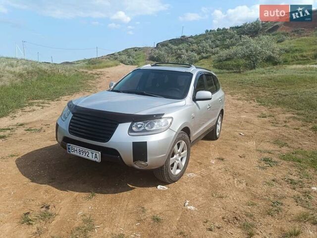 Серый Хендай Санта Фе, объемом двигателя 2.19 л и пробегом 194 тыс. км за 8500 $, фото 11 на Automoto.ua