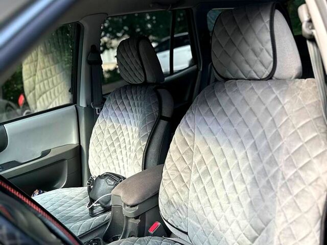 Серый Хендай Санта Фе, объемом двигателя 2 л и пробегом 132 тыс. км за 6700 $, фото 6 на Automoto.ua