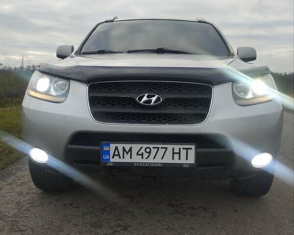 Серый Хендай Санта Фе, объемом двигателя 2.2 л и пробегом 297 тыс. км за 9299 $, фото 8 на Automoto.ua