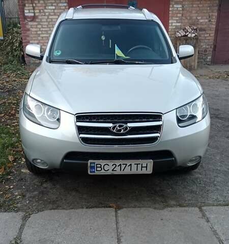 Серый Хендай Санта Фе, объемом двигателя 2.2 л и пробегом 215 тыс. км за 10500 $, фото 7 на Automoto.ua