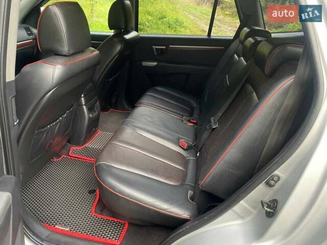 Серый Хендай Санта Фе, объемом двигателя 2.2 л и пробегом 182 тыс. км за 9450 $, фото 20 на Automoto.ua