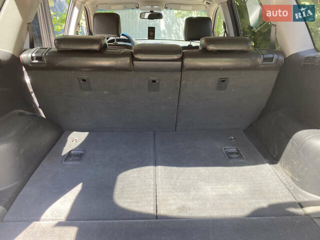 Серый Хендай Санта Фе, объемом двигателя 2.7 л и пробегом 215 тыс. км за 9700 $, фото 6 на Automoto.ua
