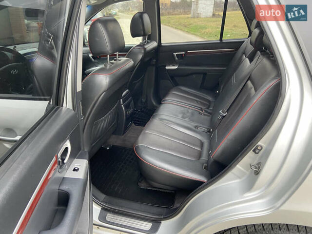 Сірий Хендай Санта Фе, об'ємом двигуна 2.19 л та пробігом 189 тис. км за 7950 $, фото 48 на Automoto.ua