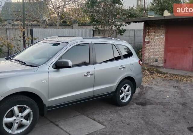 Серый Хендай Санта Фе, объемом двигателя 2.2 л и пробегом 215 тыс. км за 10500 $, фото 5 на Automoto.ua