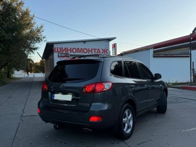 Серый Хендай Санта Фе, объемом двигателя 2.2 л и пробегом 320 тыс. км за 9800 $, фото 3 на Automoto.ua
