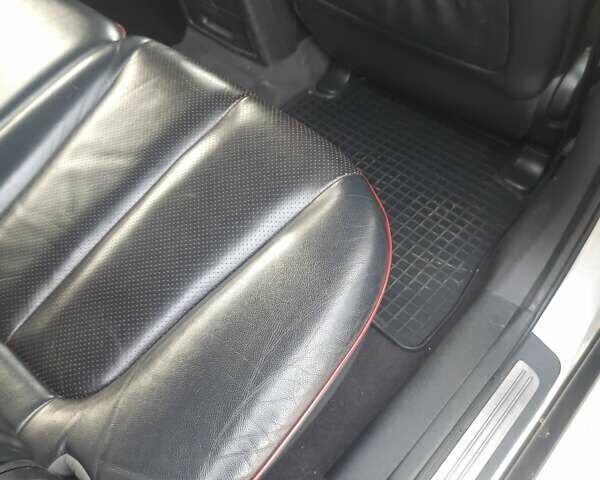 Серый Хендай Санта Фе, объемом двигателя 2.19 л и пробегом 225 тыс. км за 9500 $, фото 6 на Automoto.ua