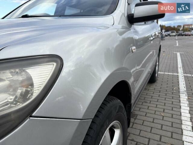 Серый Хендай Санта Фе, объемом двигателя 2.19 л и пробегом 276 тыс. км за 8550 $, фото 26 на Automoto.ua