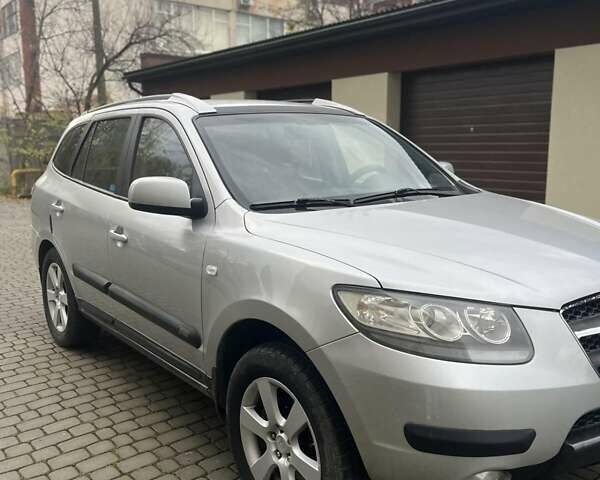 Серый Хендай Санта Фе, объемом двигателя 2.19 л и пробегом 285 тыс. км за 8700 $, фото 1 на Automoto.ua