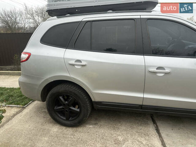 Серый Хендай Санта Фе, объемом двигателя 2.7 л и пробегом 198 тыс. км за 10800 $, фото 21 на Automoto.ua