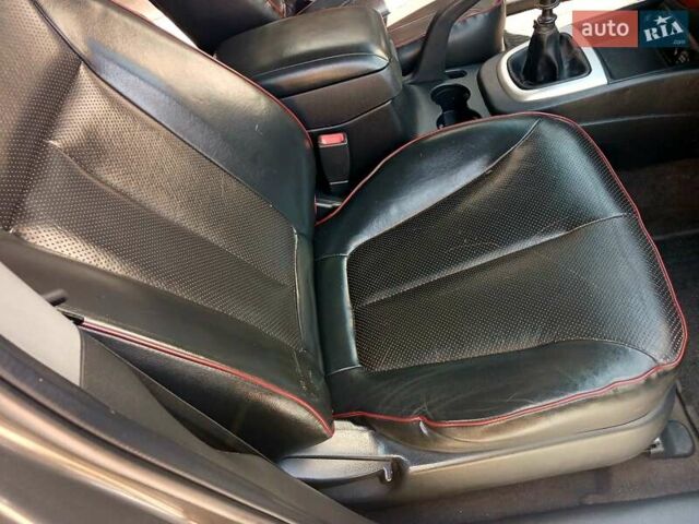 Серый Хендай Санта Фе, объемом двигателя 2.2 л и пробегом 223 тыс. км за 8850 $, фото 14 на Automoto.ua