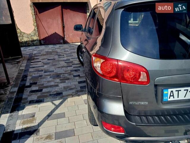 Серый Хендай Санта Фе, объемом двигателя 2.2 л и пробегом 223 тыс. км за 8850 $, фото 4 на Automoto.ua