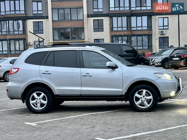 Серый Хендай Санта Фе, объемом двигателя 2.19 л и пробегом 260 тыс. км за 8950 $, фото 3 на Automoto.ua
