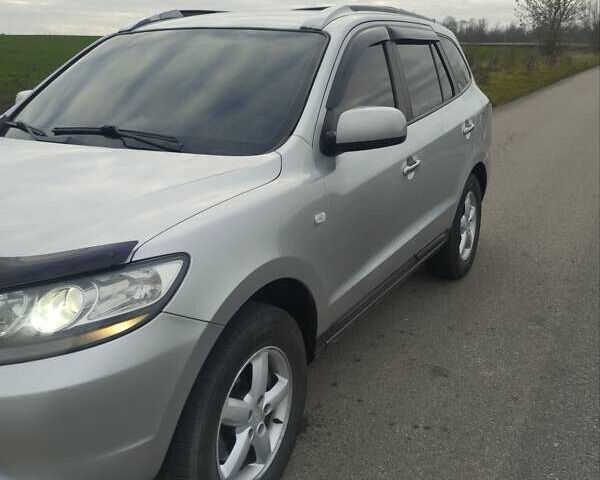 Серый Хендай Санта Фе, объемом двигателя 2.2 л и пробегом 297 тыс. км за 9299 $, фото 7 на Automoto.ua