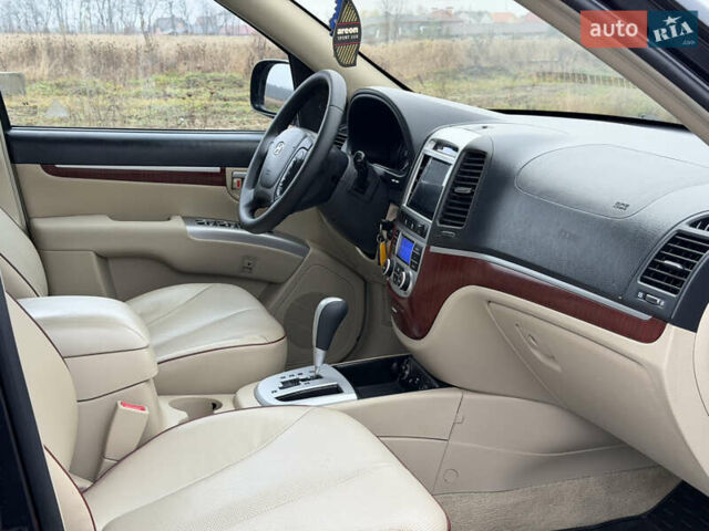 Серый Хендай Санта Фе, объемом двигателя 2.2 л и пробегом 232 тыс. км за 10555 $, фото 79 на Automoto.ua