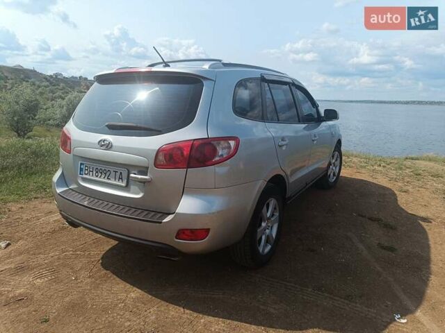Серый Хендай Санта Фе, объемом двигателя 2.19 л и пробегом 194 тыс. км за 8500 $, фото 9 на Automoto.ua
