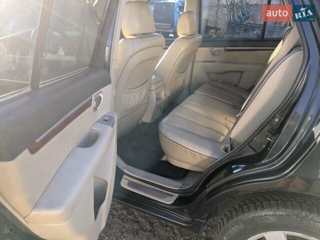 Сірий Хендай Санта Фе, об'ємом двигуна 2.19 л та пробігом 320 тис. км за 8500 $, фото 12 на Automoto.ua