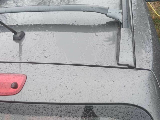 Серый Хендай Санта Фе, объемом двигателя 2.2 л и пробегом 261 тыс. км за 4500 $, фото 11 на Automoto.ua