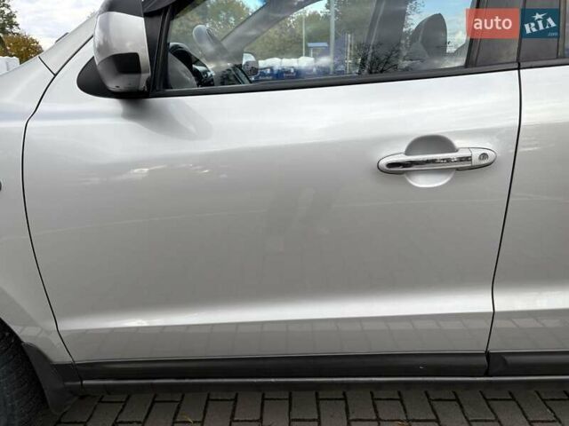 Серый Хендай Санта Фе, объемом двигателя 2.19 л и пробегом 276 тыс. км за 8550 $, фото 17 на Automoto.ua