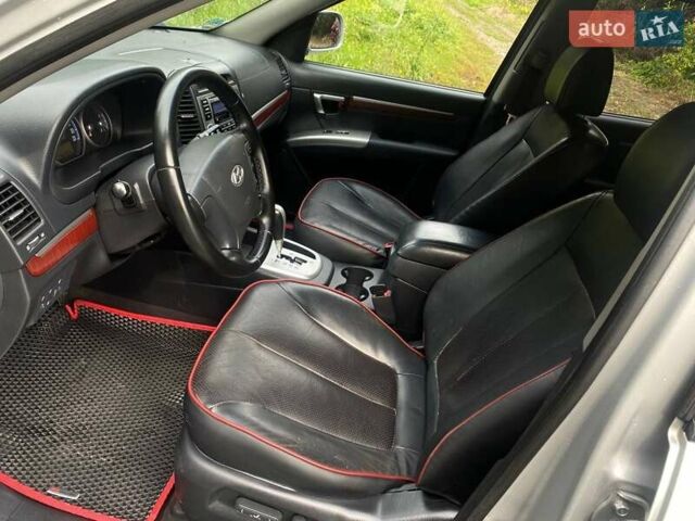 Серый Хендай Санта Фе, объемом двигателя 2.2 л и пробегом 182 тыс. км за 9450 $, фото 26 на Automoto.ua