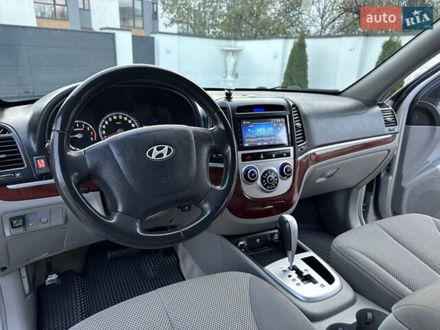 Сірий Хендай Санта Фе, об'ємом двигуна 2.7 л та пробігом 167 тис. км за 7850 $, фото 35 на Automoto.ua