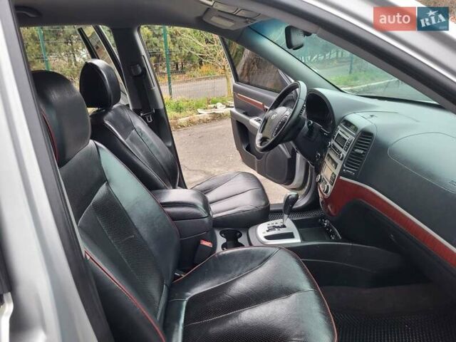 Сірий Хендай Санта Фе, об'ємом двигуна 2.2 л та пробігом 283 тис. км за 9300 $, фото 41 на Automoto.ua