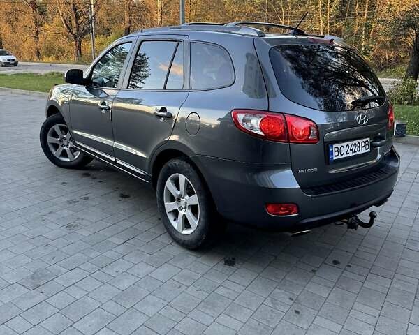 Серый Хендай Санта Фе, объемом двигателя 2.2 л и пробегом 360 тыс. км за 9300 $, фото 5 на Automoto.ua